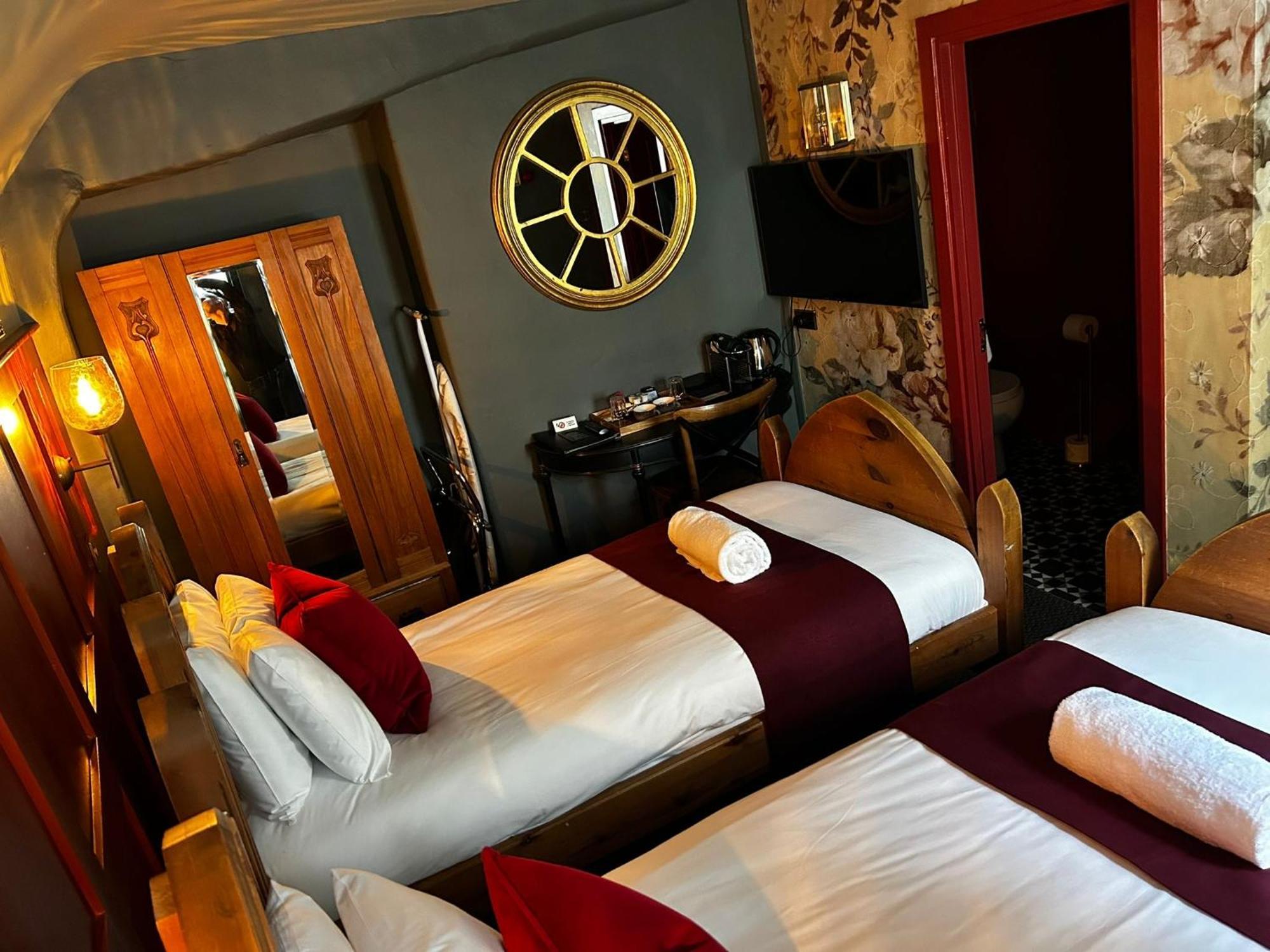 Golden Fleece York Hotel Buitenkant foto