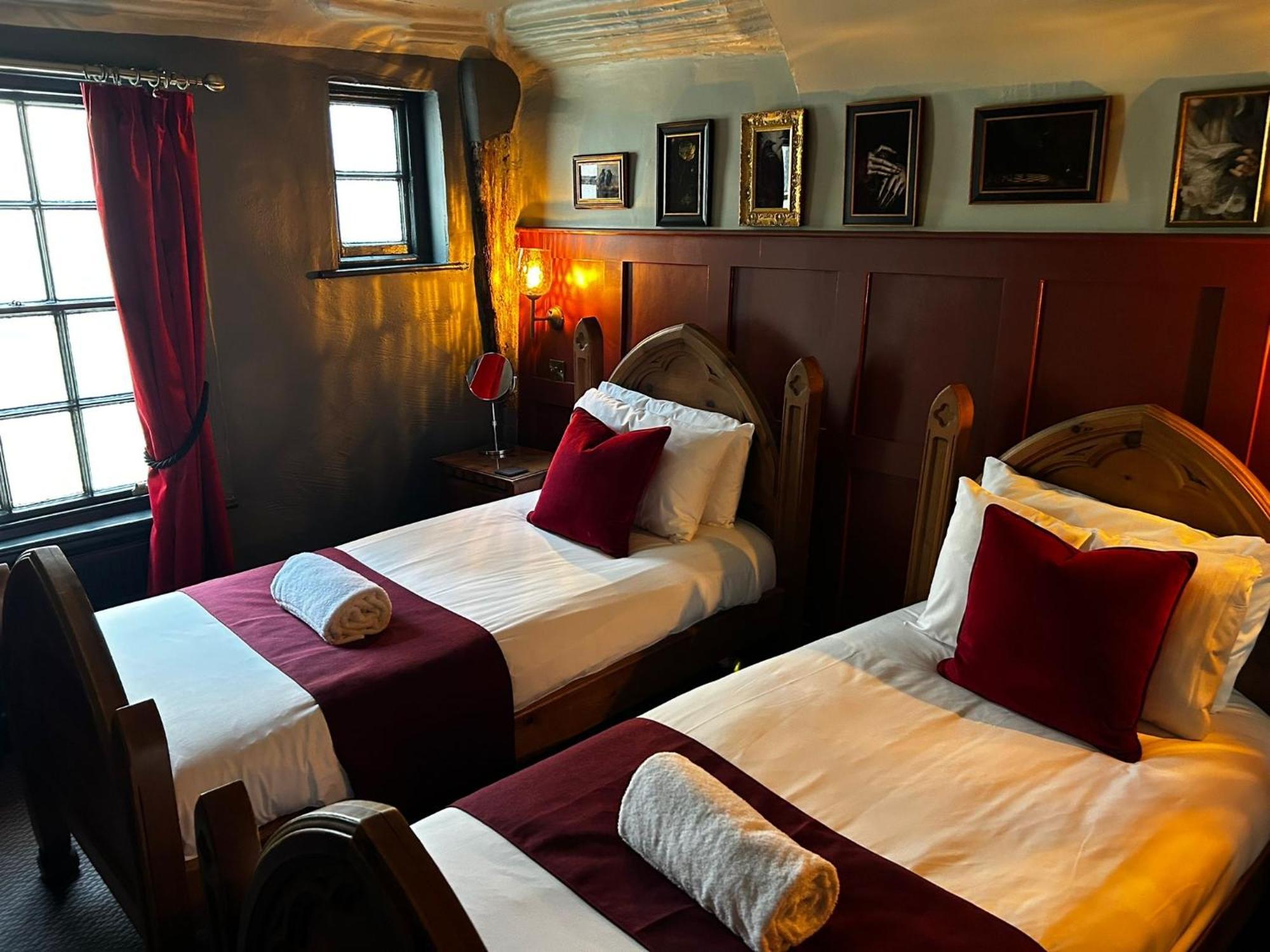Golden Fleece York Hotel Buitenkant foto