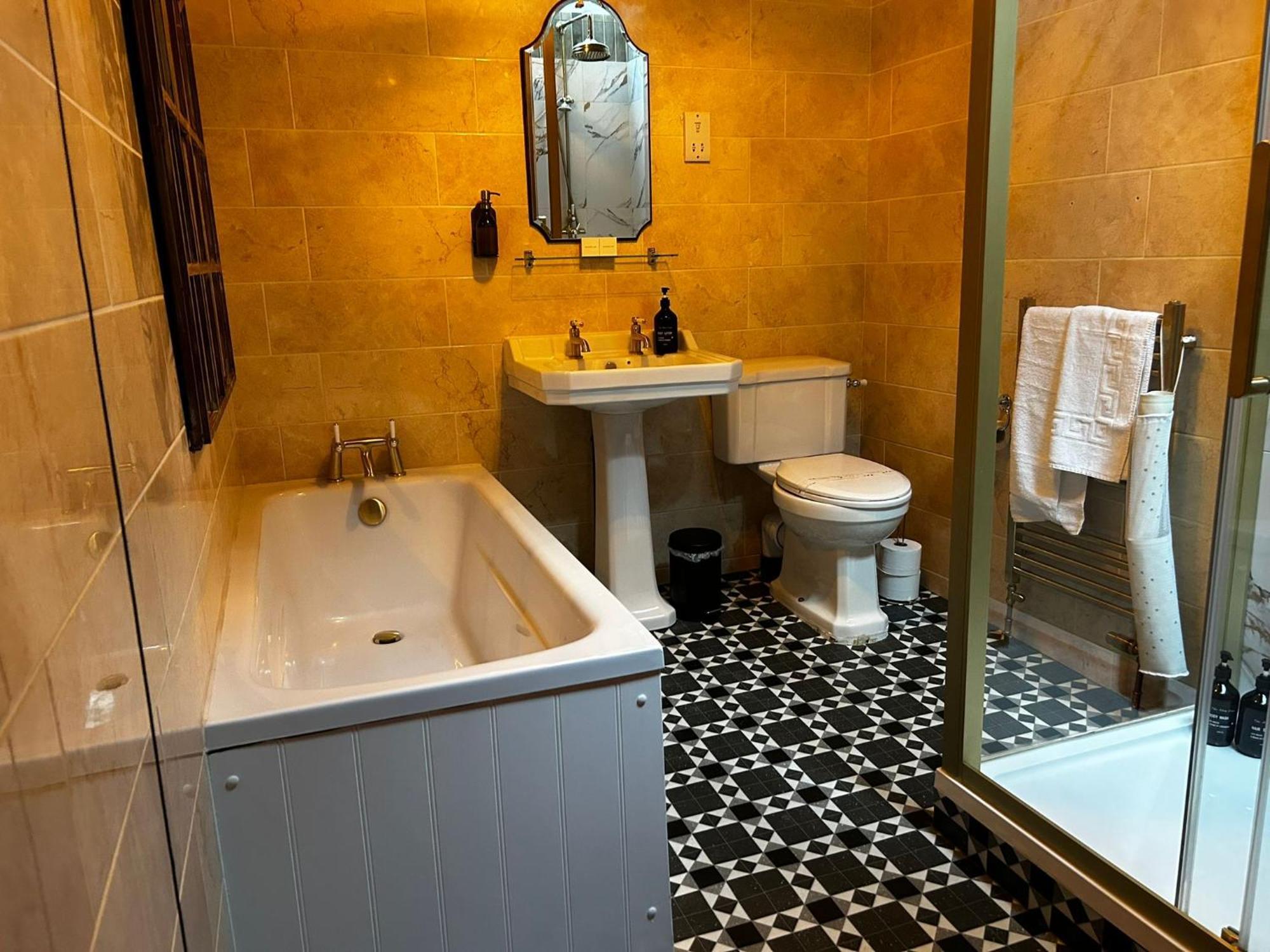 Golden Fleece York Hotel Buitenkant foto
